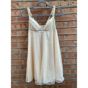 Elegant Cream Lace Chemise